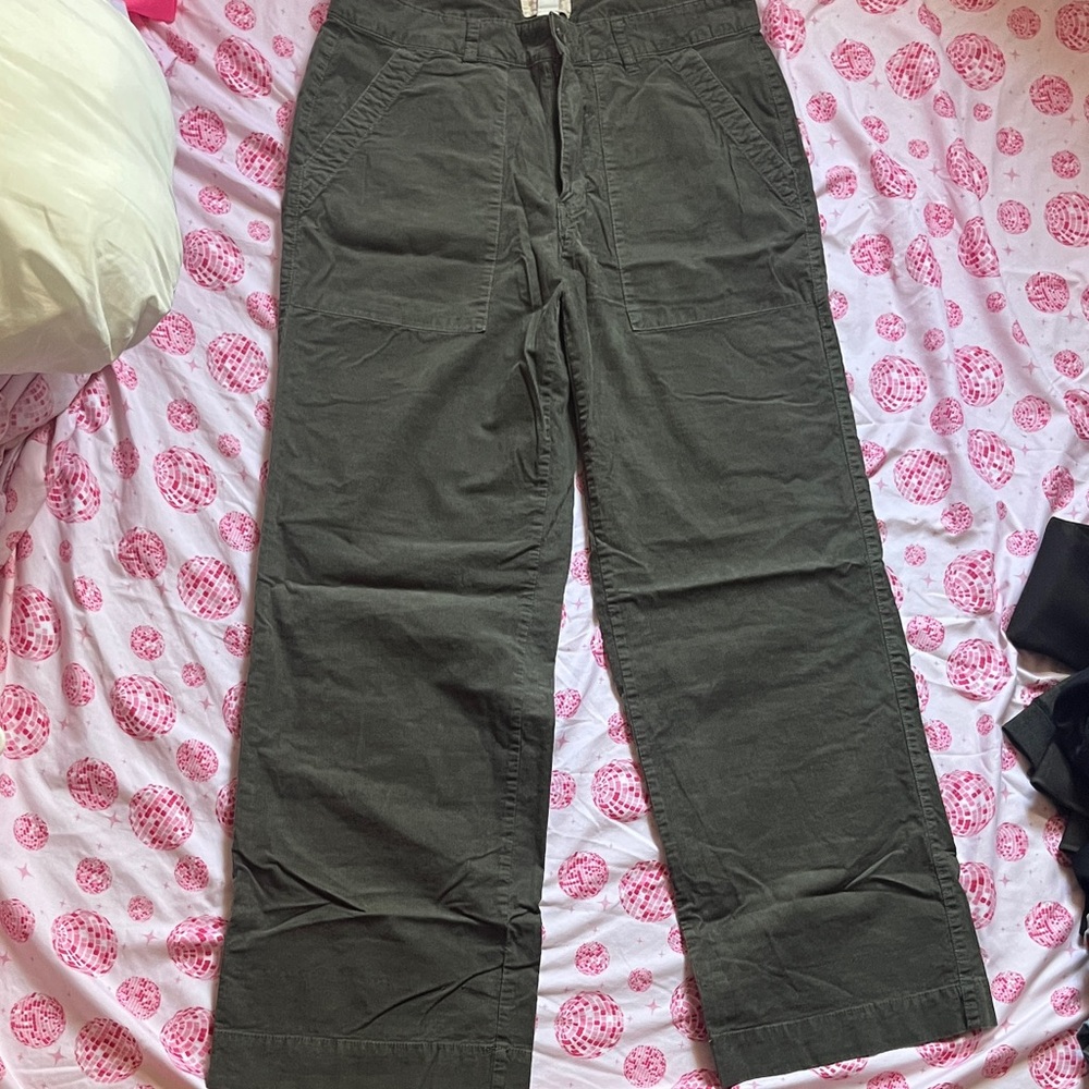 Comfortable baggy natural, deep green pants